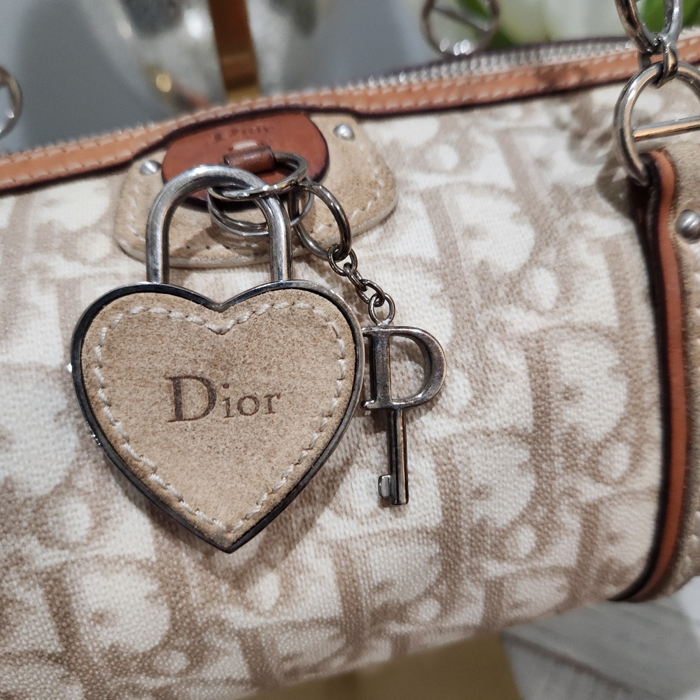 Christian Dior Romantique Cream and Tan Mini Papillon Bag - Picture 3 of 16